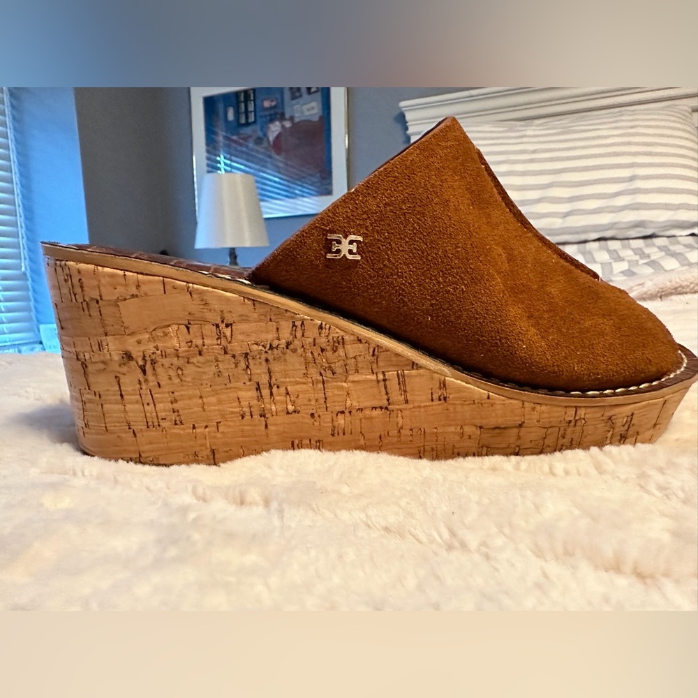 Brown Suede wedge sandals. Cork wedge heel